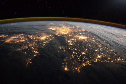 国际空间站拍摄的地球夜景 4k壁纸